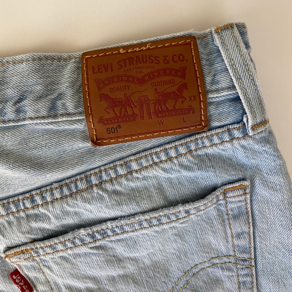 Levi’s Unique Button Front Distressed Shorts - image 4